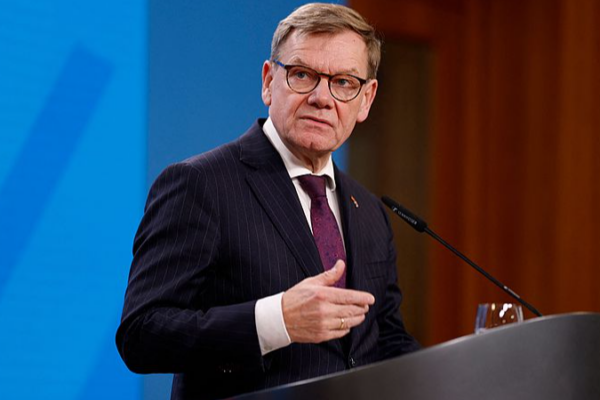 Germany_Unveils__200M_Defense_Aid_for_Ukraine_Ahead_of_NATO_Meeting