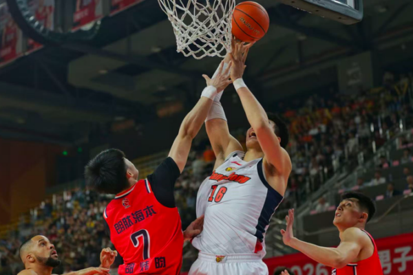 Guangdong_Tigers_Keep_Perfect_Record__Jiangsu_Dragons_Get_First_Win