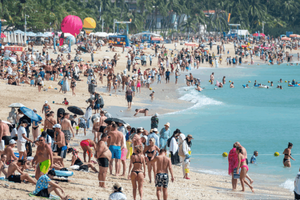 Hainan_Deepens_Opening_Up_with_New_Tourism_Rules