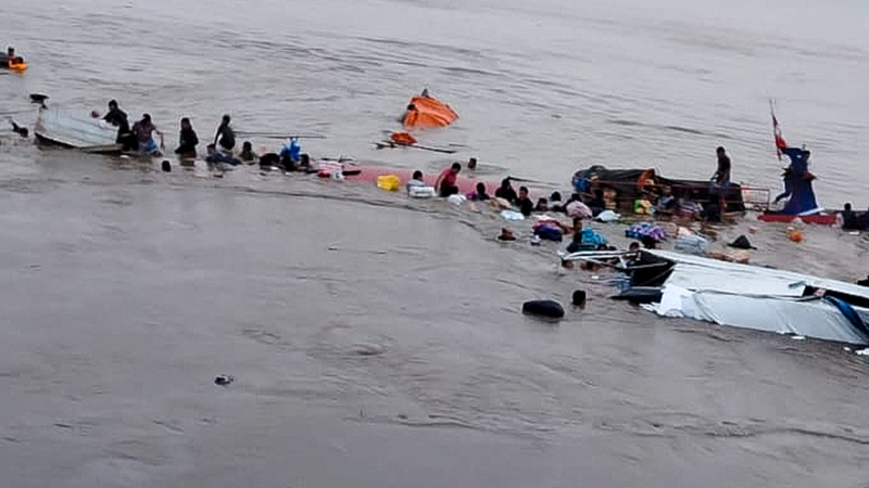 Iparia_Landslide_Sinks_Amazon_Boats__12_Dead__Dozens_Missing - News for amigos, by amigos Iparia_Landslide_Sinks_Amazon_Boats__12_Dead__Dozens_Missing