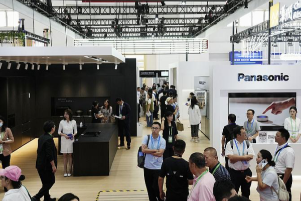 Japanese_Firms_in_the_Chinese_Mainland_Face_Dual_Pressures