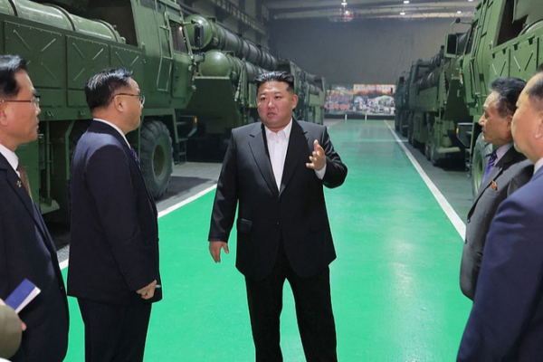 Kim_Jong_Un_Unveils_DPRK_s_New_Multiple_Rocket_System