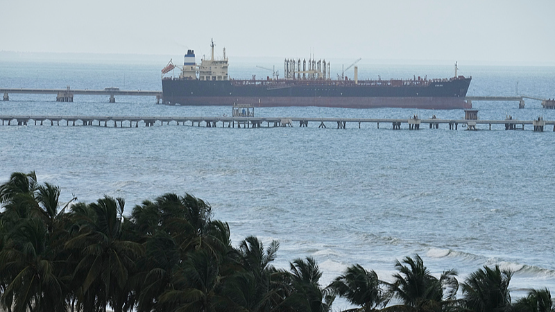 Maduro_Vows_to_Defend_Peace_as_US_Pursues_Third_Oil_Tanker