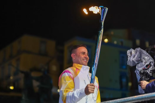 Milano_Cortina_2026_Torch_Relay_Lights_Up_Naples_Before_Christmas