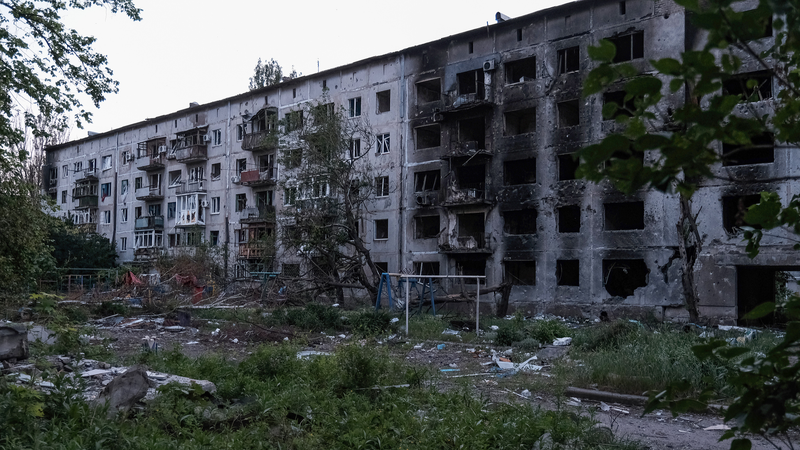 Russian_Forces_Push_into_Myrnohrad_as_Ukraine_Holds_Lines