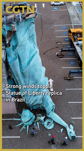 Strong_Winds_Topple_Statue_of_Liberty_Replica_in_Brazil video poster
