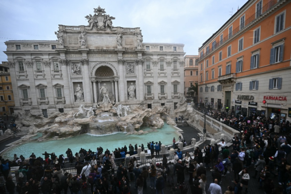 Rome to Charge Tourists €2 for Close-Up Access to Trevi Fountain