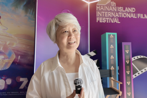 Wang_Yiyan_on_Documentary_Evolution_at_7th_Hainan_Island_Film_Festival video poster