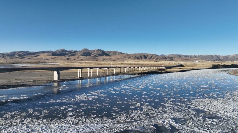 Winter_s_Floating_Ice_Transforms_Yellow_River_into_a_Shimmering_Gallery_poster - News for amigos, by amigos Winter_s_Floating_Ice_Transforms_Yellow_River_into_a_Shimmering_Gallery video poster