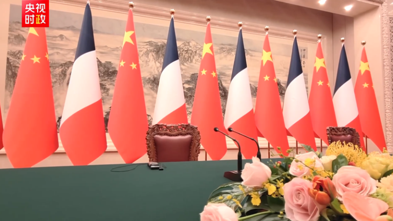 Xi_Jinping_and_Macron_Sign_New_Cooperation_Deals_in_Beijing