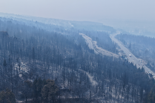 3_000_Tourists_Evacuated_as_Wildfires_Rage_in_Patagonia