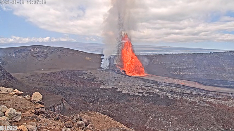 Hawaii’s Kilauea Erupts in Spectacular Lava Fountain