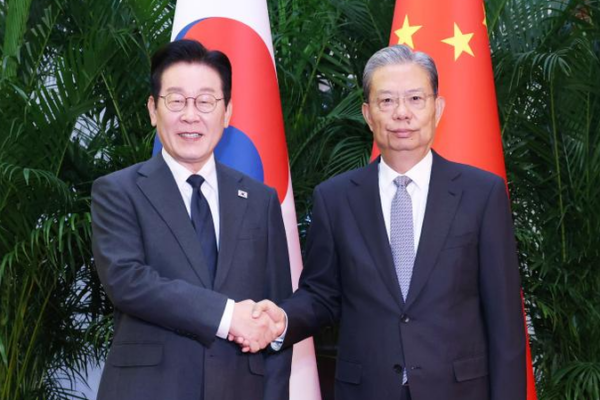 China_s_Top_Legislator_Zhao_Leji_Meets_ROK_President_Lee_in_Beijing