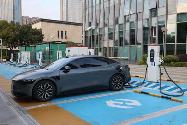 Chinese_Mainland_Powers_Ahead_with_World_s_Largest_EV_Charging_Network