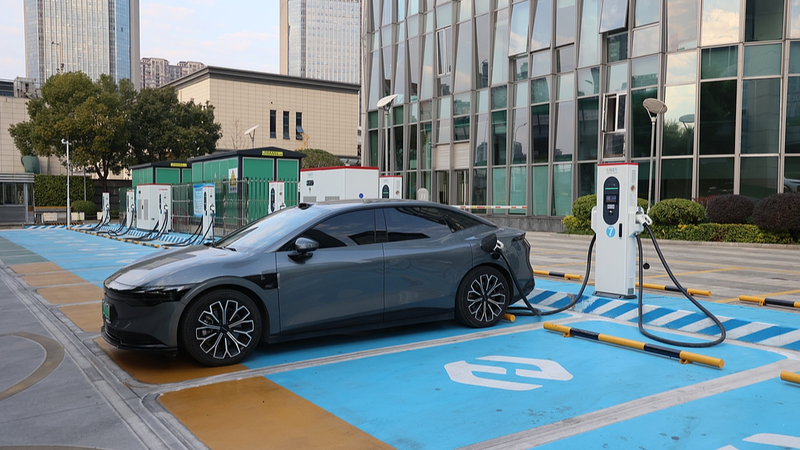 Chinese_Mainland_Powers_Ahead_with_World_s_Largest_EV_Charging_Network