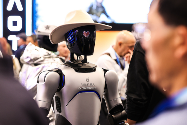 Chinese_Mainland_Tops_2025_Humanoid_Robot_Shipments_with_AgiBot