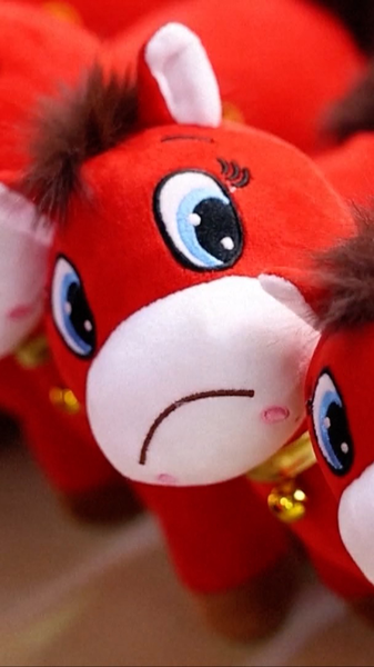_Crying_Horse__Plush_From_the_Chinese_Mainland_Sparks_Global_Craze video poster