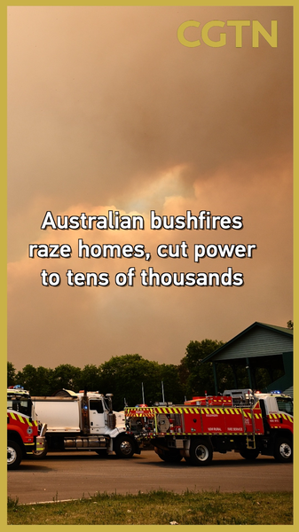 Australia’s Bushfires Devastate Homes, Knock Out Power to 38,000 video poster