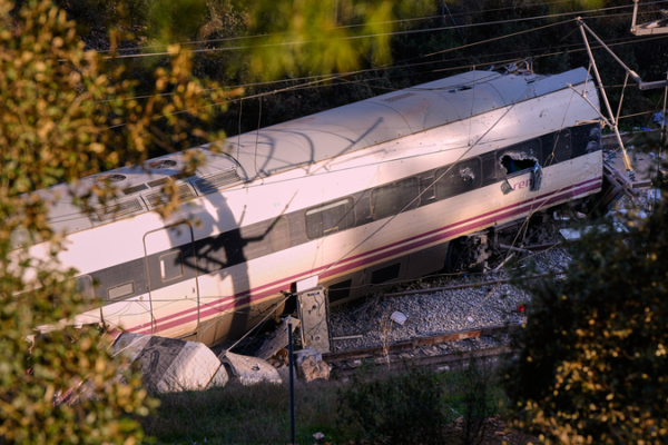 Xi offers condolences to Spain’s King after high-speed train crash