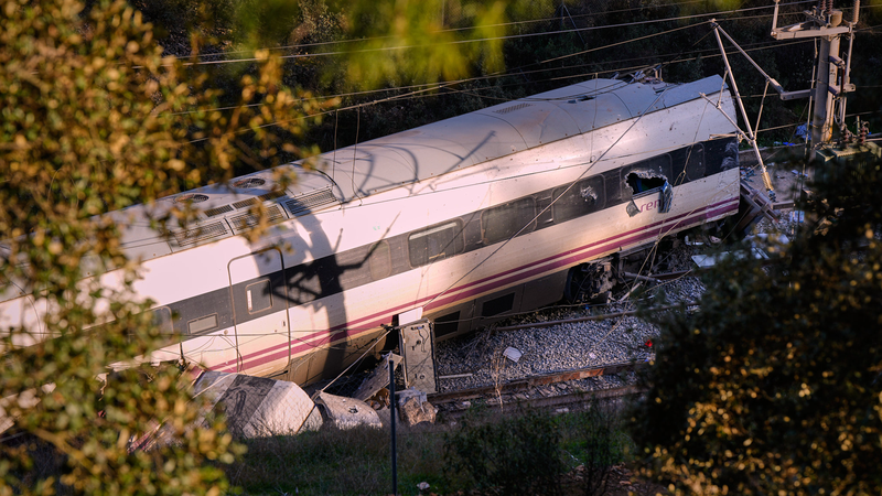 Xi offers condolences to Spain’s King after high-speed train crash