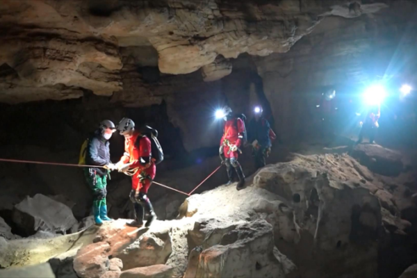 Deep_Cave_Training_Preps_Chinese_Mainland_Astronauts_for_Extreme_Space_Missions