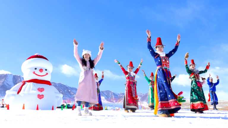 Ice-and-Snow Feast in Qilian Mountains Dazzles Tourists Ice_and_Snow_Feast_in_Qilian_Mountains_Dazzles_Tourists