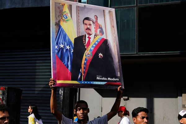 Maduro_Faces_US_Charges_as_UN_Emergency_Meeting_Addresses_Venezuela_Strike video poster