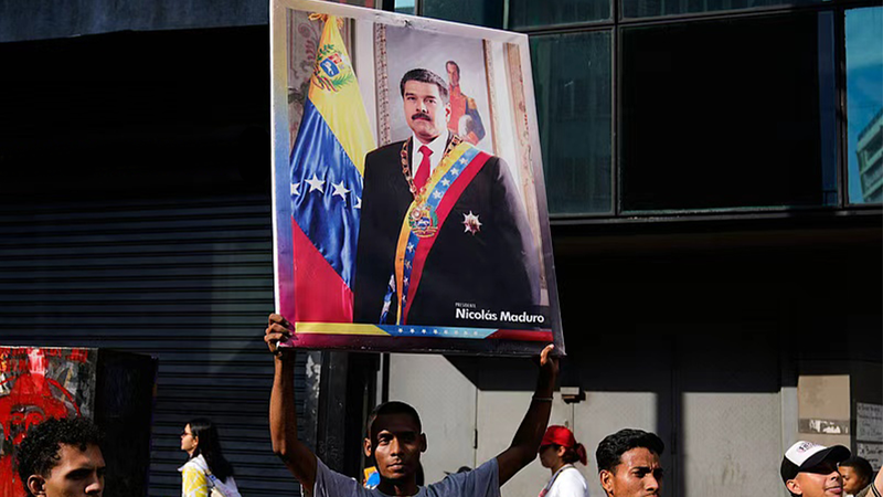 Maduro_Faces_US_Charges_as_UN_Emergency_Meeting_Addresses_Venezuela_Strike video poster
