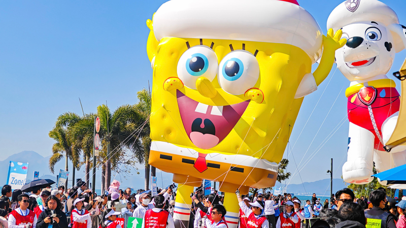 Merry_Balloon_Parade_and_Bouncy_Wonderland_Lift_Spirits_in_Hong_Kong