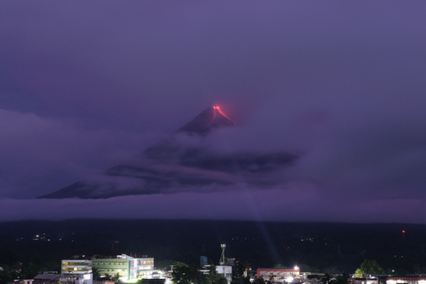 Nearly_1_000_Families_Evacuated_as_Mayon_Volcano_Oozes_Lava