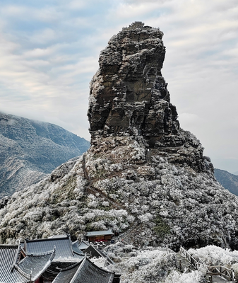 Rime_and_Snow_Turn_Mount_Fanjing_into_a_Winter_Wonderland video poster