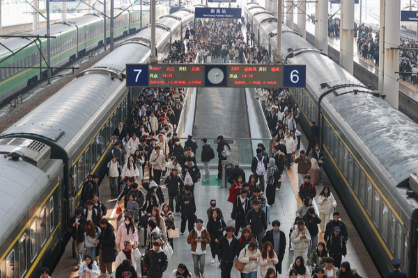 Short_Drives_Dominate_2026_New_Year_Holiday_on_the_Chinese_Mainland