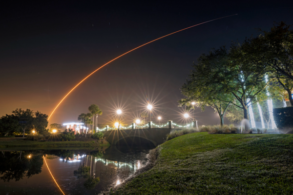 Starlink_Lowers_4_400_Satellites_to_Safer_Orbit_in_2026