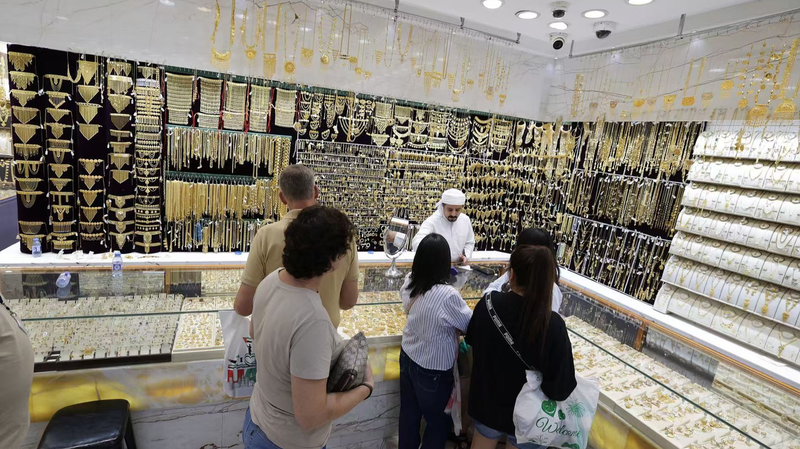 Surging_Gold_Prices_Spark_Buying_Frenzy_in_Dubai_s_New_Year_Celebrations