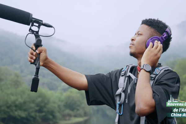 Togolese_Musician_Discovers_Musical_Muse_in_Wuyuan_s_Countryside video poster