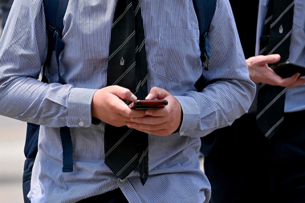 UK_Upper_House_Backs_Ban_on_Social_Media_for_Under_16s