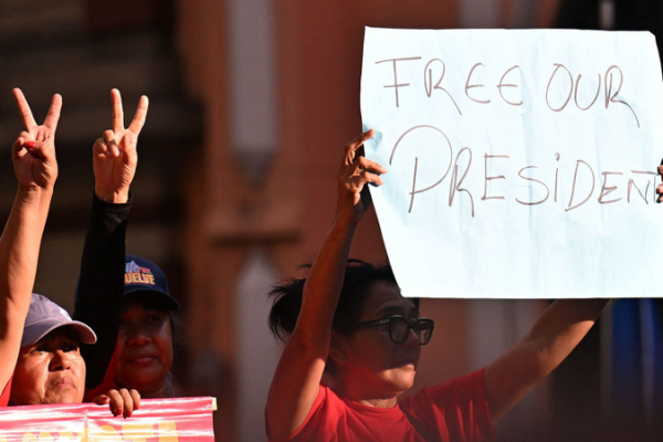 US_Military_Seizes_Maduro_in_Dramatic_Caracas_Raid video poster