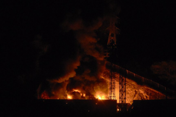 US_Strikes_Venezuela__Explosions_in_Caracas_Spark_International_Condemnation