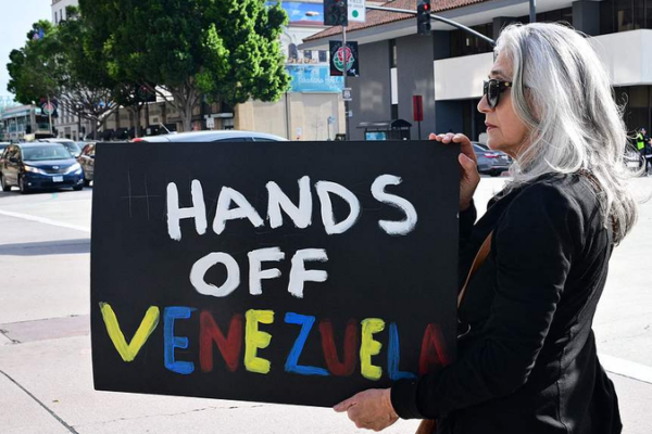 Global Outcry as U.S. Strikes in Venezuela Spark Protests 🌎✊