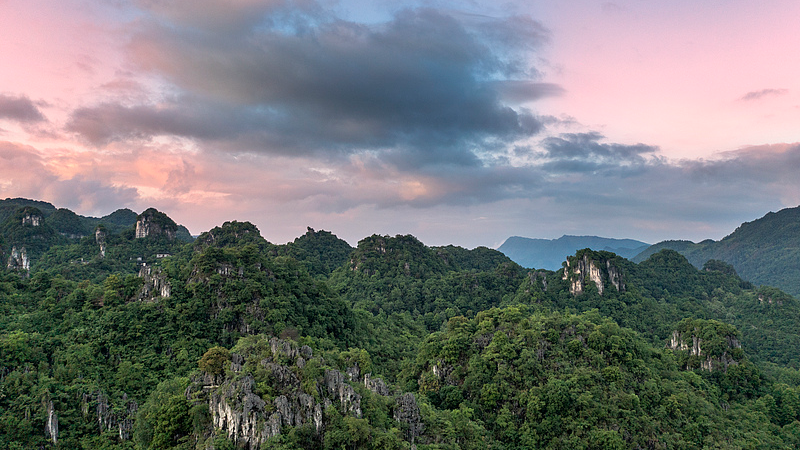 Xingwen_Geopark__Surreal_Karst_Wonderland_in_Sichuan_Heads_to_2026_Spring_Festival_Gala video poster