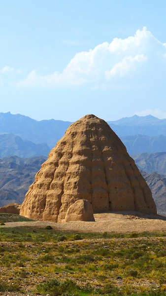 Xixia_Imperial_Tombs__A_New_UNESCO_Jewel_in_Ningxia video poster