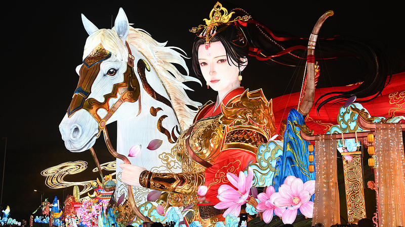 Zigong_Shines_at_32nd_International_Dinosaur_Lantern_Festival